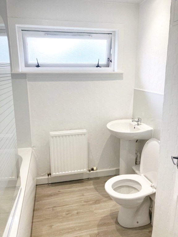 Property to rent in Thornliebank, G46, Kennishead Avenue properties