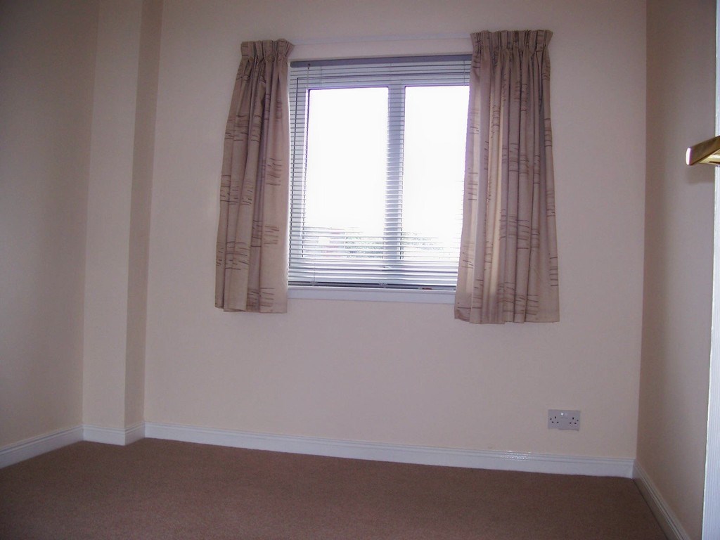 Property to rent in Kelty, KY4, Oakfield Street properties from