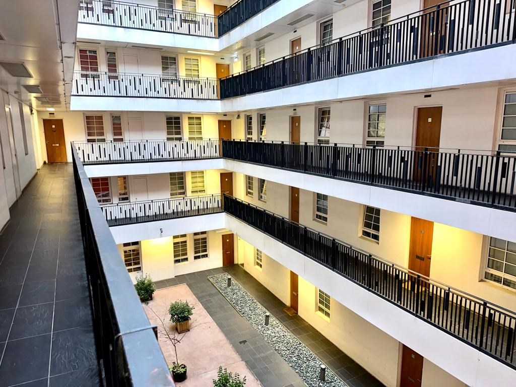 Property to rent in Charing Cross, G2, Sauchiehall Street properties