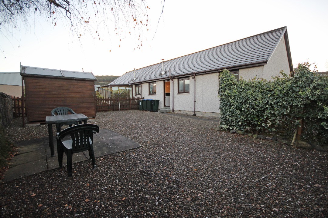 Property to rent in PH2, Back Dykes properties from Citylets